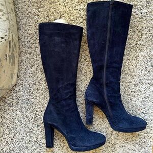 Knee-High dark blue Suede heeled Boots size 39 - RARE FIND